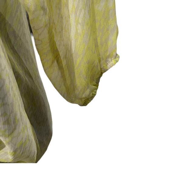 NWT! Express Yellow Sheer Flowy Side Tie Blouse - Size XS - Picture 3 of 5